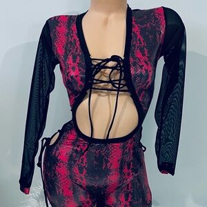 Elegant Black and Pink Lace-Up Chemise size M